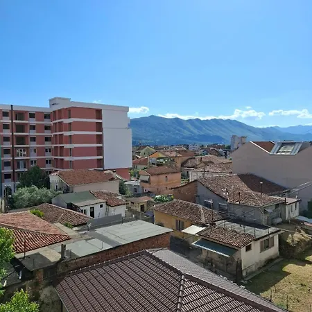 Cozy In The Center 2 *